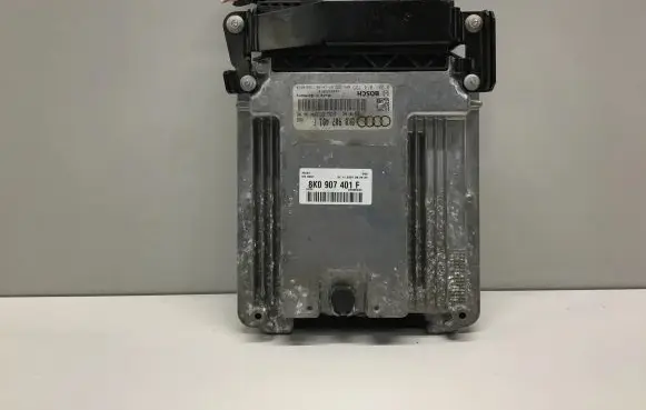 Audi A5 8T 8F Engine control unit/module 8K0907401