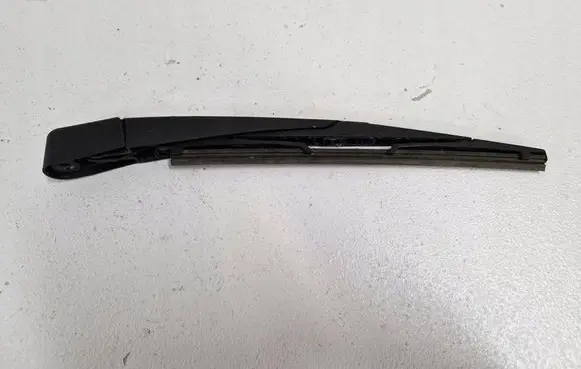 Peugeot 3008 II Rear wiper blade arm 