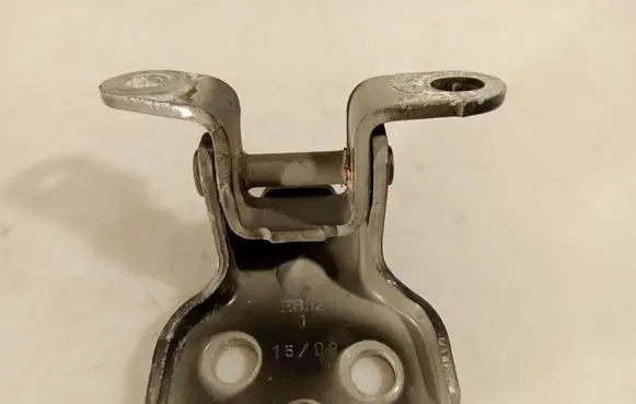 Toyota Aygo AB10 Rear door upper hinge ES92