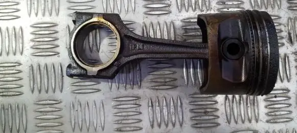 Opel Corsa B Piston with connecting rod c14nz