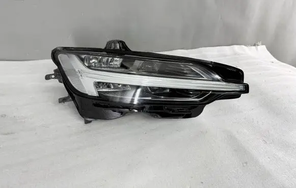 Volvo V60 Headlight/headlamp 32314179