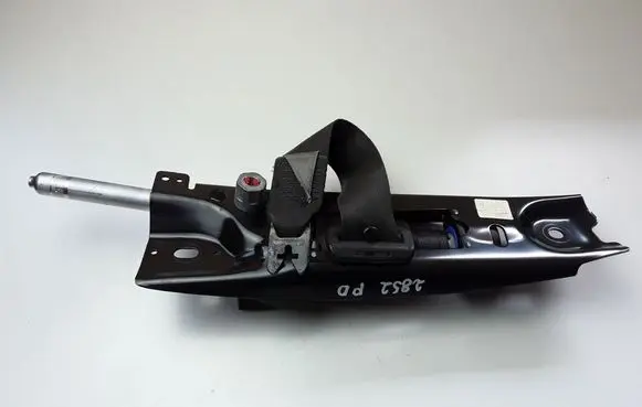 Volvo V70 Front seatbelt 39818796