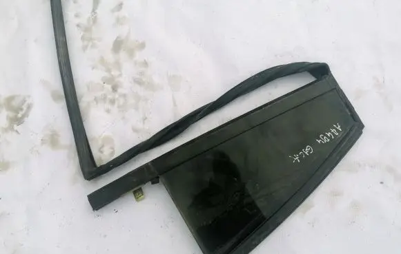 Chrysler Pacifica Rear vent window glass 