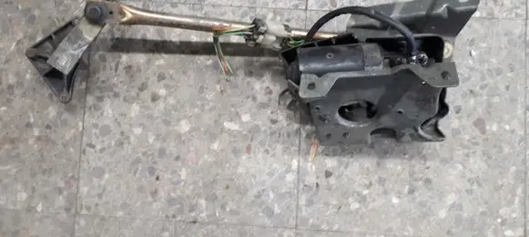 Nissan Vanette Front wiper linkage 