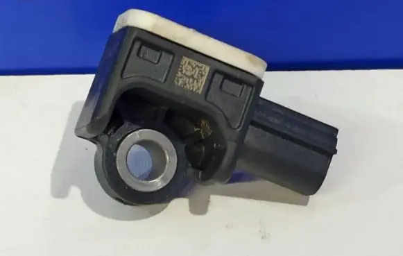 Volvo V60 Airbag deployment crash/impact sensor 31334336