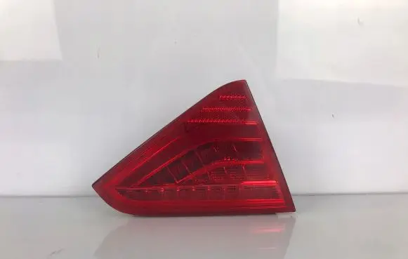 Audi A5 8T 8F Tailgate rear/tail lights 8T0945093C