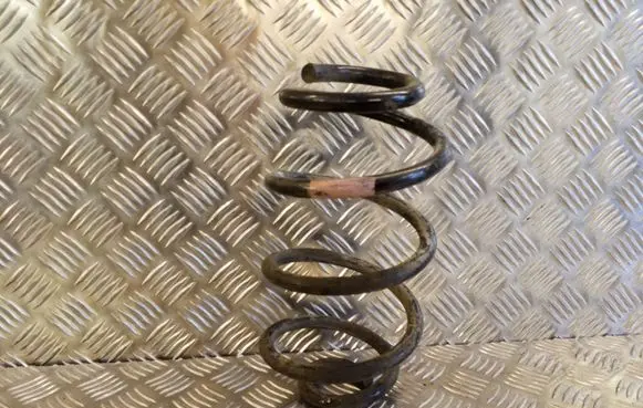 Nissan Note (E11) Rear coil spring