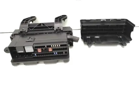 Volvo V40 Fuse box set Av6t14k131ad 30659177 30765043