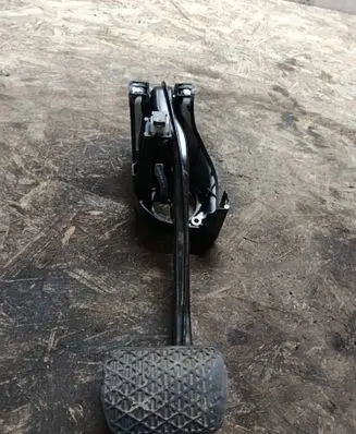 Mercedes-Benz C W204 Brake pedal PP204290039 0908431412 A2042902201