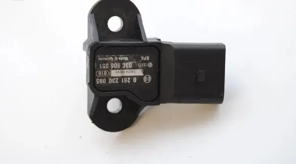 Volkswagen PASSAT CC Air pressure sensor 03C906051 0261230095