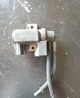 Toyota Corolla Verso AR10 Vacuum valve 258190R011 70051308