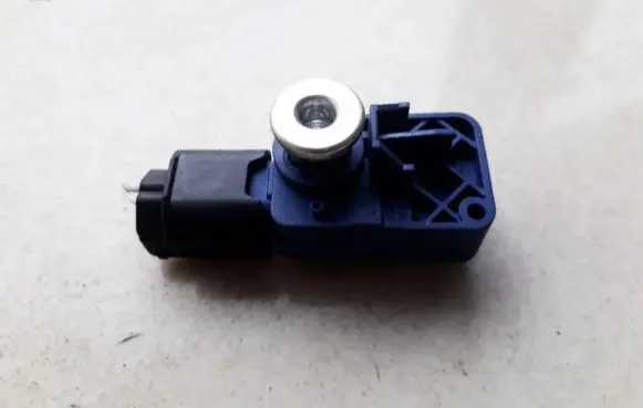 Dacia Sandero Airbag deployment crash/impact sensor 988304337R