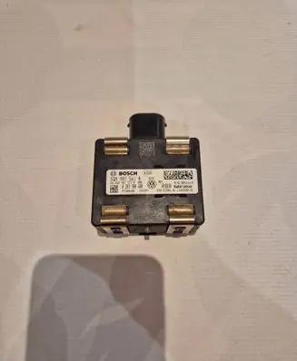 Volkswagen Touran III Distronic sensor radar 5QA907561A