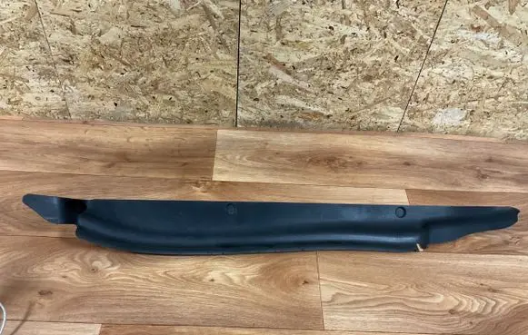 Volkswagen Touareg II Fender end trim 7P6821111B
