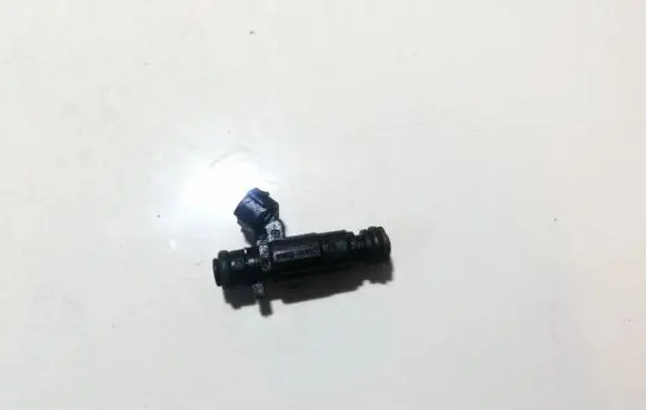 Hyundai Accent Fuel injector 3531022600 9260990006