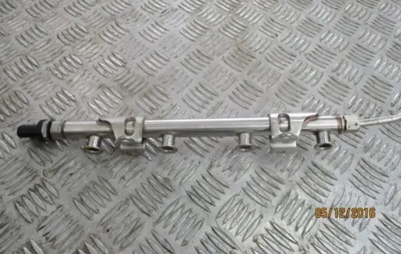 Audi A3 S3 8L Fuel injector supply line/pipe 