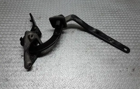 Volvo V70 Tailgate/trunk/boot hinge