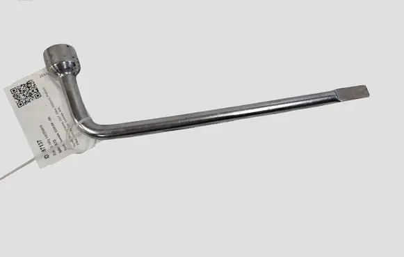 Toyota Avensis T250 Wheel nut wrench
