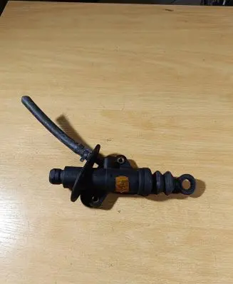 Ford Mondeo MK I Clutch master cylinder 94BB7A543AA