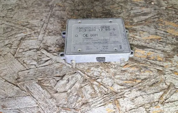 Mercedes-Benz A W168 Antenna control unit 2038201785 0681 E1021498