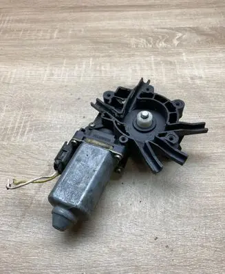 Ford Escort Front door window regulator motor 91AB14A389C