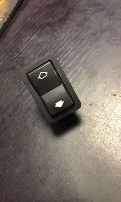 BMW 5 E39 Electric window control switch 8368974