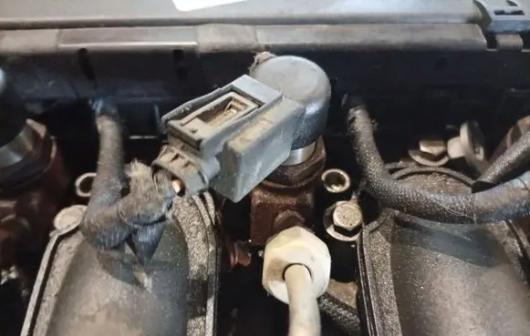 Citroen C4 Grand Picasso Fuel injector 9658194180