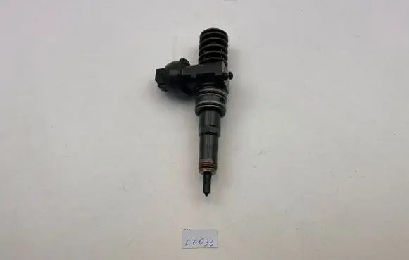 Volkswagen Caddy Fuel injector 038130073B