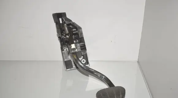 BMW 2 F46 Brake pedal 6856596 35006856596