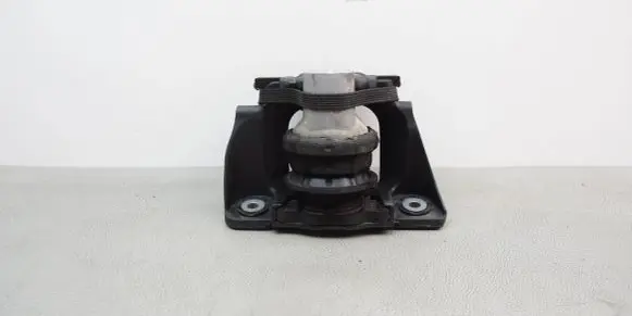 Volvo XC90 Engine mount bracket 26008326F22