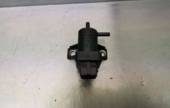 Renault Master III Turbo solenoid valve 8200762162
