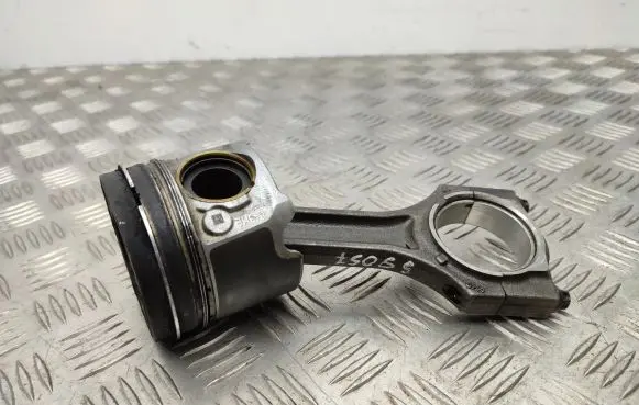 BMW 2 F45 Piston with connecting rod B47