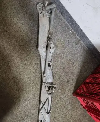 BMW 5 E39 Front wiper linkage 116226 8358020