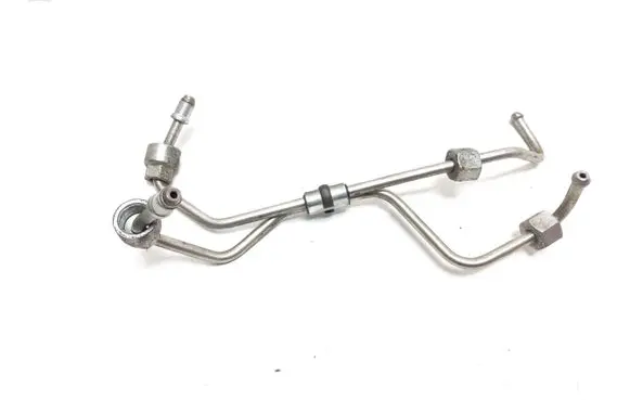 Volvo V70 Fuel line pipe
