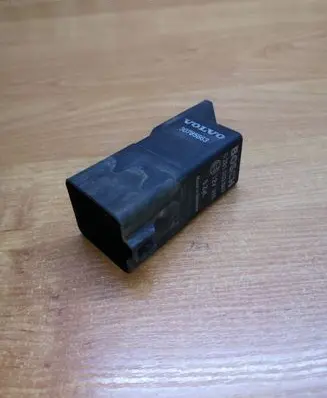 Volvo XC60 Glow plug pre-heat relay 30785663