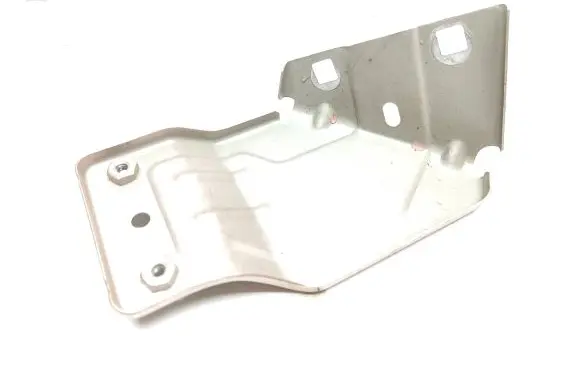 Fiat 500E Fender mounting bracket