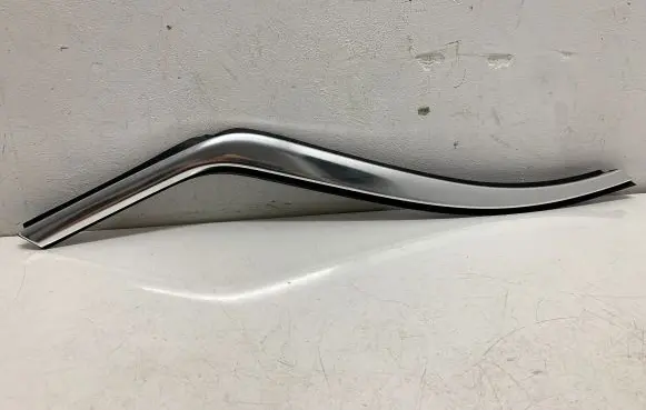 Opel Crossland X Rear side glass trim 39008050 39008048