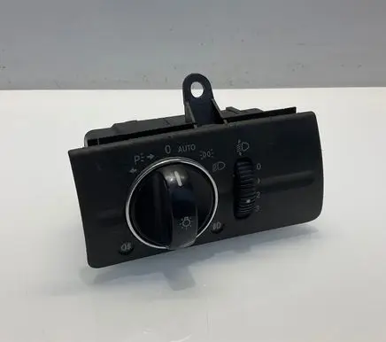 Mercedes-Benz E W211 Light switch 2115450304 A2115450304