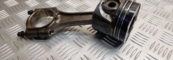 Opel Zafira A Piston with connecting rod