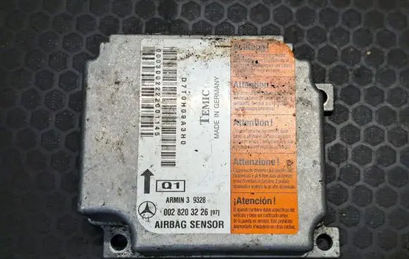 Mercedes-Benz E W210 Airbag control unit/module 0028203226