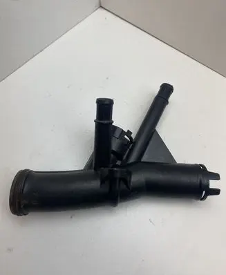 Volkswagen Golf VII Engine coolant pipe/hose 04L121071F
