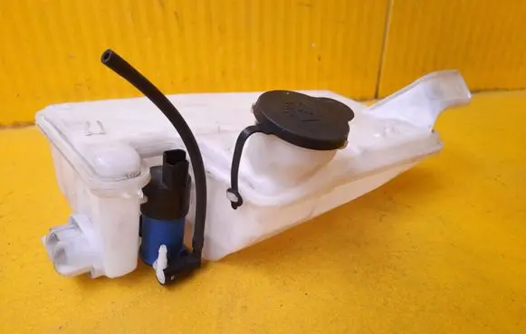 Dacia Sandero Windshield washer fluid reservoir/tank 289105984R 08062021