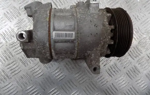 Renault Captur Air conditioning (A/C) compressor (pump) 926000217R