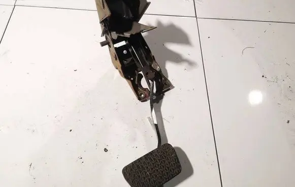 Mazda CX-7 Brake pedal 