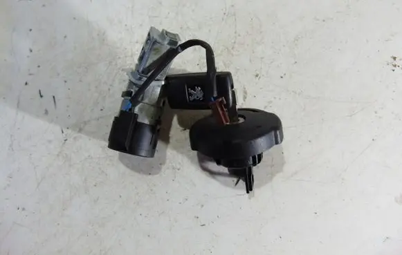 Peugeot 3008 I Ignition lock