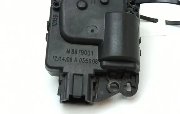 Chrysler 300 - 300C Air flap motor/actuator M8679001