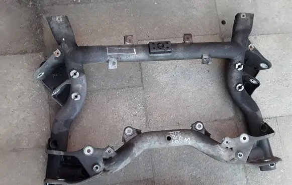 Mercedes-Benz E C207 W207 Front subframe A2046280557