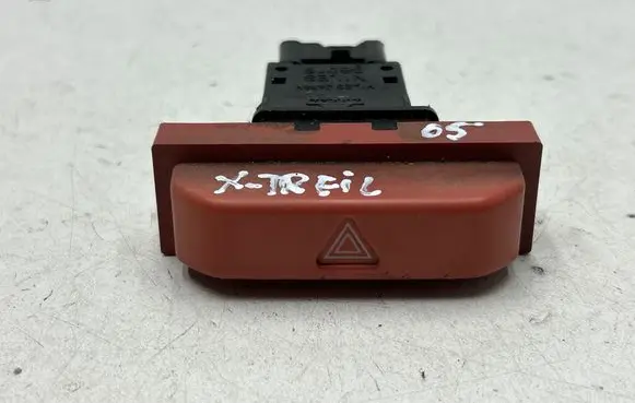Nissan X-Trail T30 Hazard light switch 06016