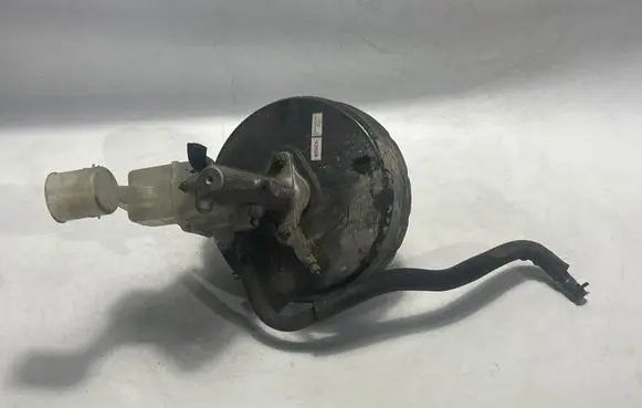 Toyota Corolla Verso E121 Brake booster 87402205 2516