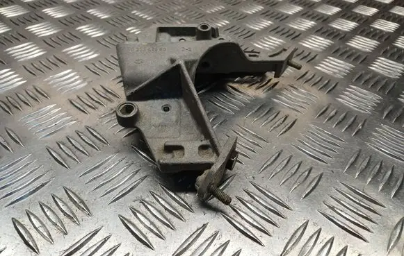 Citroen Xsara Picasso Engine mounting bracket 9635969880